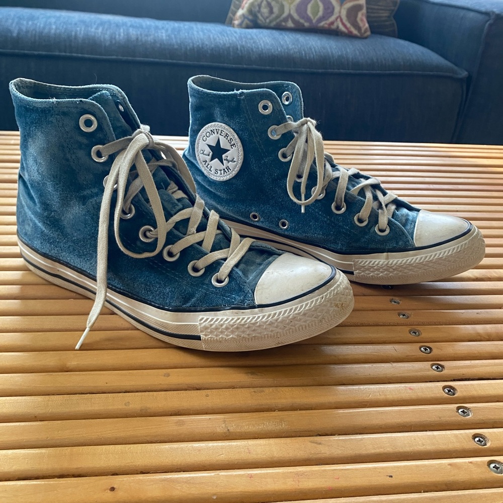 Velvet Converse